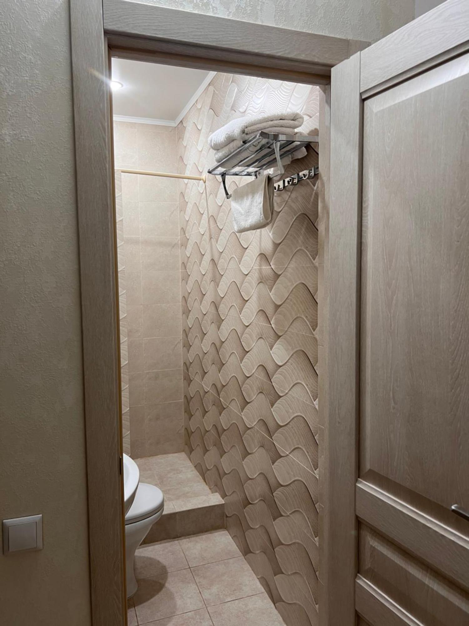 Hotel Гостинично-Банный Комплекс Майами Люкс à Kostanay Extérieur photo