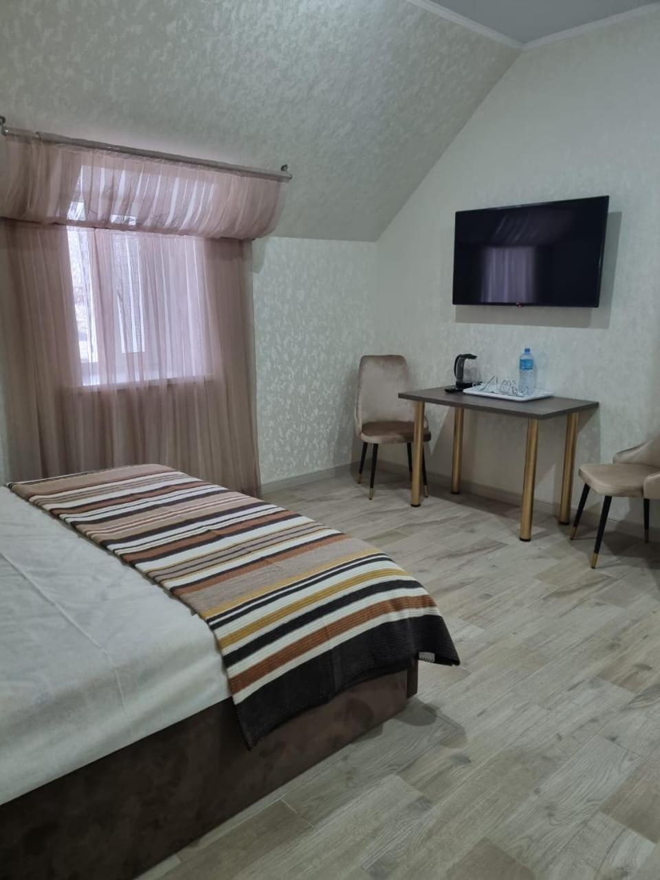 Hotel Гостинично-Банный Комплекс Майами Люкс à Kostanay Extérieur photo
