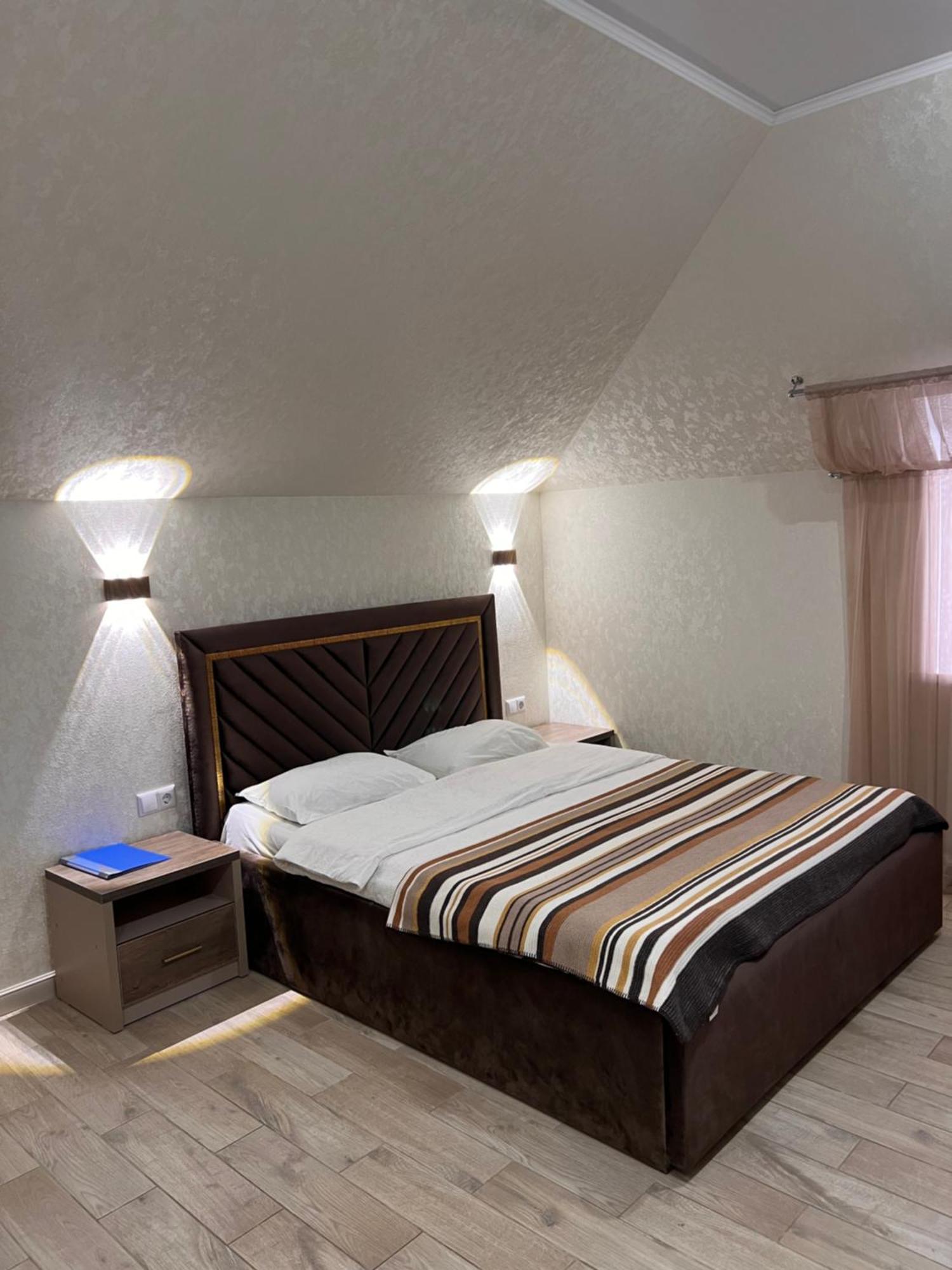 Hotel Гостинично-Банный Комплекс Майами Люкс à Kostanay Extérieur photo