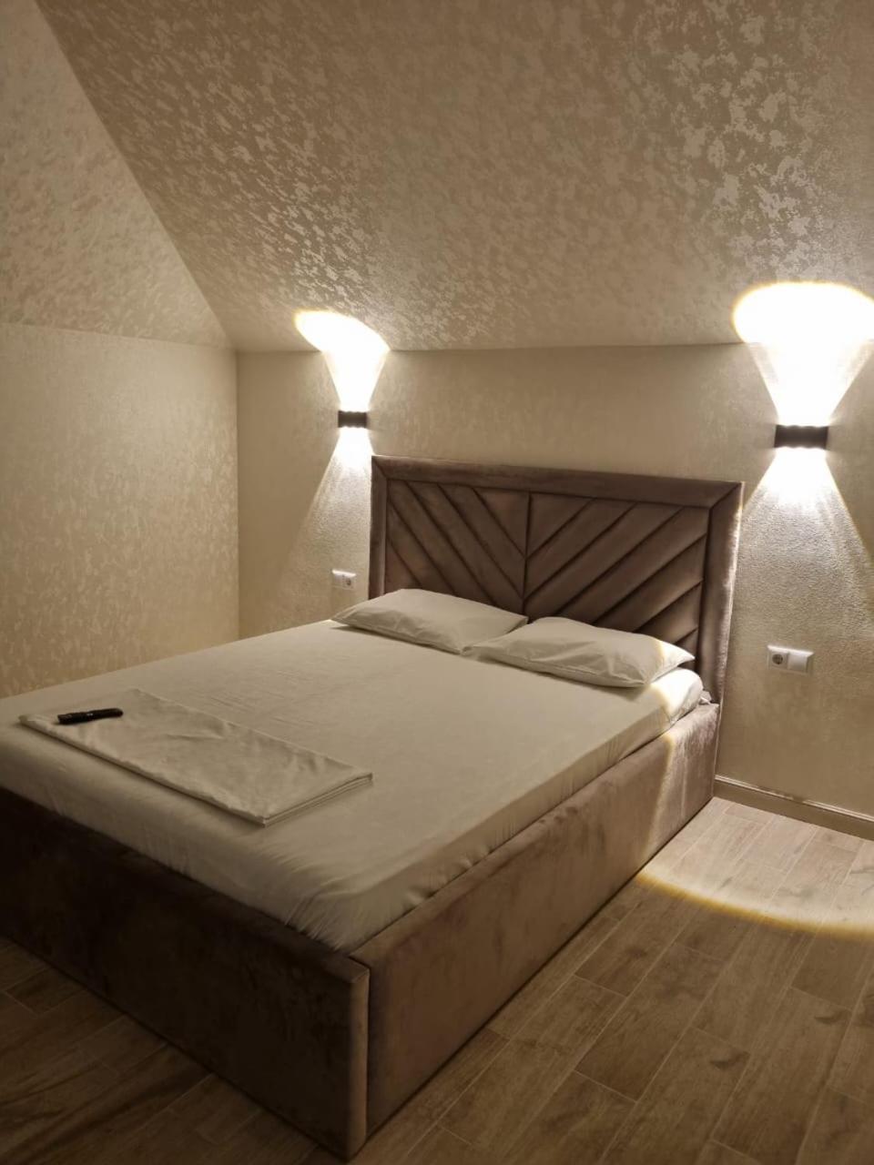 Hotel Гостинично-Банный Комплекс Майами Люкс à Kostanay Extérieur photo